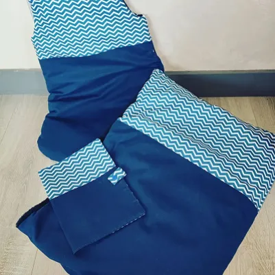 Confection gigoteuse, couverture et carnet de santé